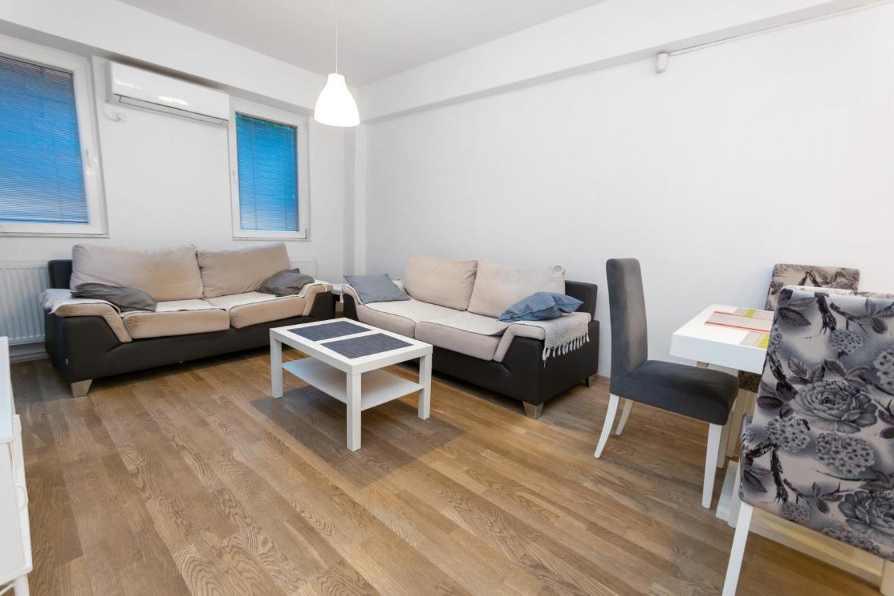 One Bedroom Apartment With Private Parking Skopie Exterior foto