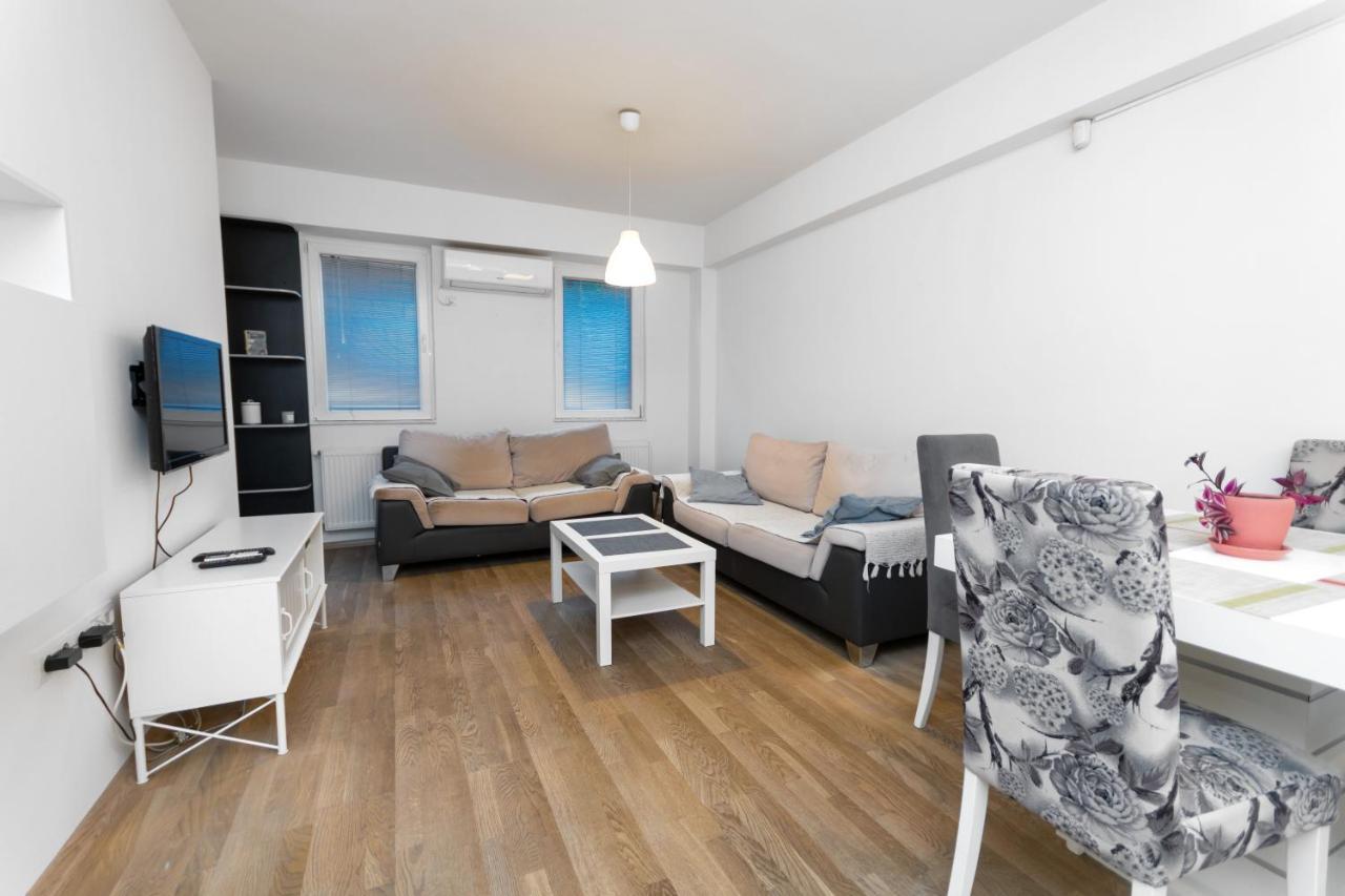 One Bedroom Apartment With Private Parking Skopie Exterior foto